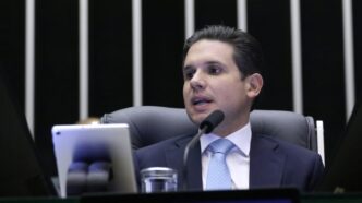 Presidente da Câmara Hugo Motta articula a criação da comissão especial sobre a jornada de trabalho.