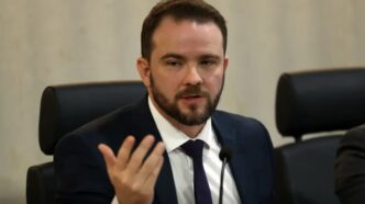 Secretário-executivo do Ministério da Fazenda, Dario Durigan, em painel sobre economia em Barcelona.
