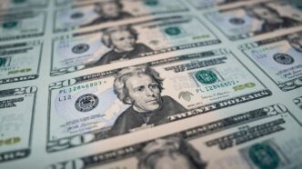 Gráfico de variação cambial do dólar frente ao real durante o pregão.