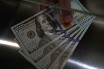 Gráfico de variação cambial do dólar frente ao real