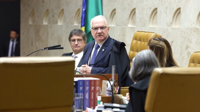 Ministro Edson Fachin em sessão do STF