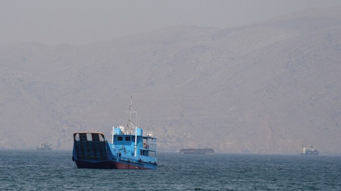 Navio-tanque interceptado por forças militares em águas internacionais.