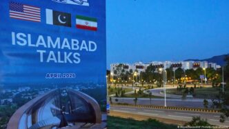Representantes diplomáticos em reunião sobre o programa nuclear iraniano.