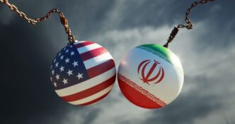 Navio de carga iraniano interceptado por forças dos Estados Unidos no Golfo.