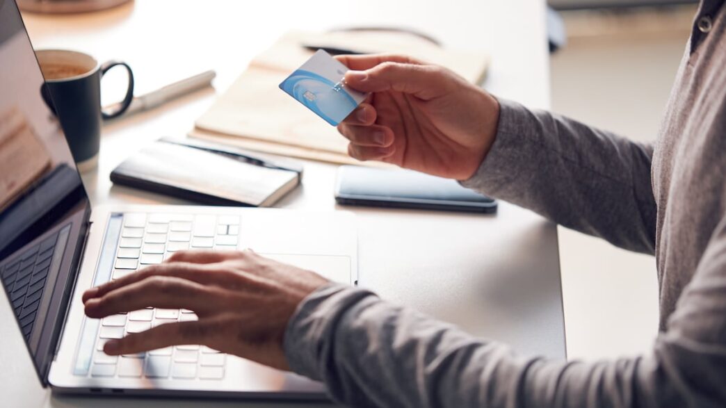 Representação conceitual de segurança digital e prevenção contra fraudes corporativas.