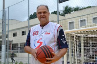 Oscar Schmidt em visita a colégio em Natal no ano de 2016