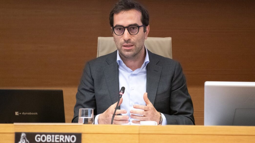 Ministro da Economia Carlos Cuerpo durante anúncio sobre o fundo España Crece.