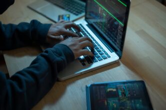 Representação digital de segurança de dados em infraestrutura governamental.