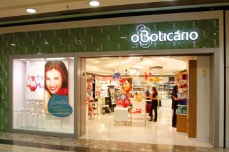 Fachada de loja do Grupo Boticário em expansão no mercado brasileiro.