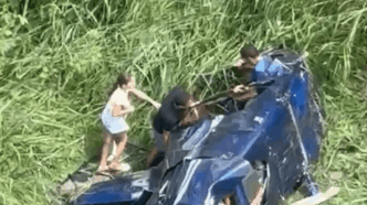 Equipes de resgate no local da queda de helicóptero em Campina Grande.