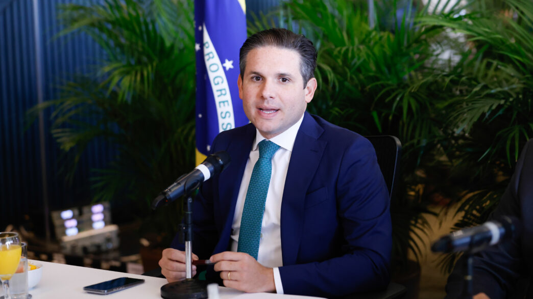 Hugo Motta, presidente da Câmara dos Deputados, em entrevista sobre pautas econômicas.