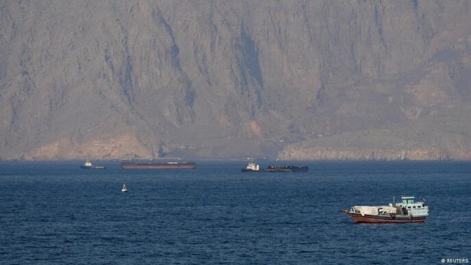 Navios mercantes no Estreito de Hormuz
