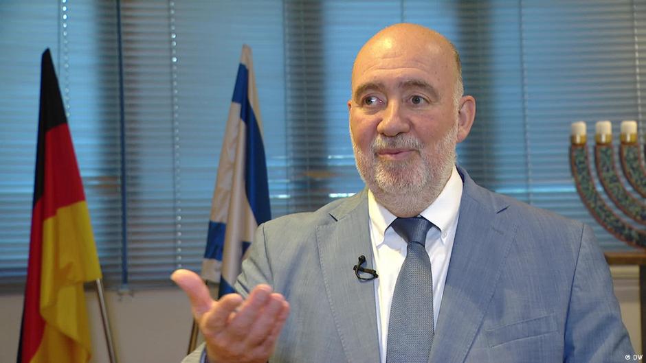 Embaixador de Israel Ron Prosor em entrevista sobre segurança regional.