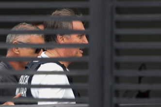 Jair Bolsonaro em tratamento domiciliar