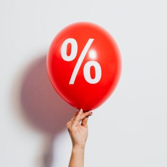 Gráfico representando a variação das taxas de juros no mercado financeiro.
