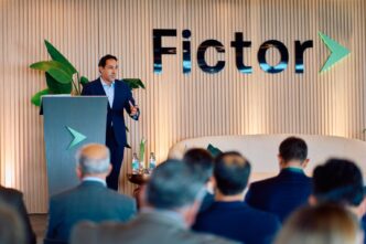 Logotipo ou representação do grupo Fictor em contexto de crise financeira.