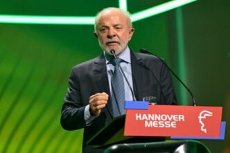 Presidente Lula em evento internacional sobre comércio e sustentabilidade.