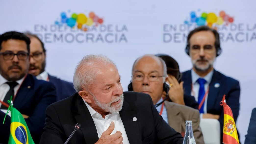 Presidente Luiz Inácio Lula da Silva durante evento oficial.