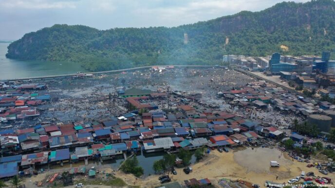 Vista aérea da área atingida pelo incêndio em Sabah, Malásia.