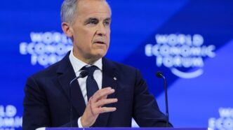 Primeiro-ministro Mark Carney em pronunciamento sobre economia canadense.