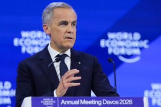 Primeiro-ministro Mark Carney em pronunciamento sobre economia canadense.