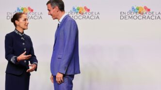 Presidente Claudia Sheinbaum e Pedro Sánchez em cúpula internacional.