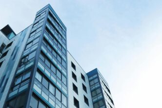 Fachada de edifício comercial em Recife relacionado ao fundo imobiliário NEWU11.