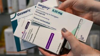 Pesquisa científica sobre nova molécula para tratamento de obesidade.