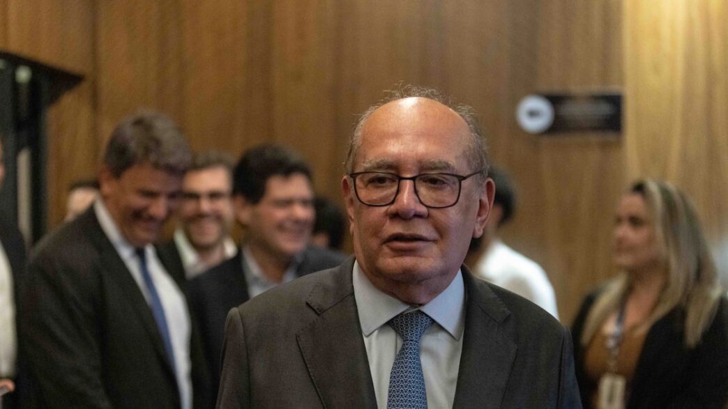 Fachada do Supremo Tribunal Federal em Brasília, palco de constantes embates entre os poderes.