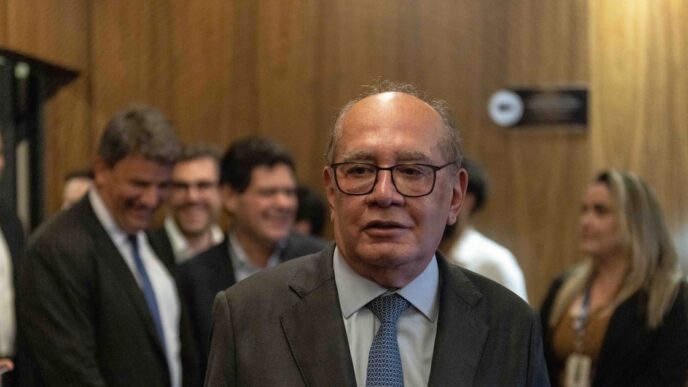 Fachada do Supremo Tribunal Federal em Brasília, palco de constantes embates entre os poderes.