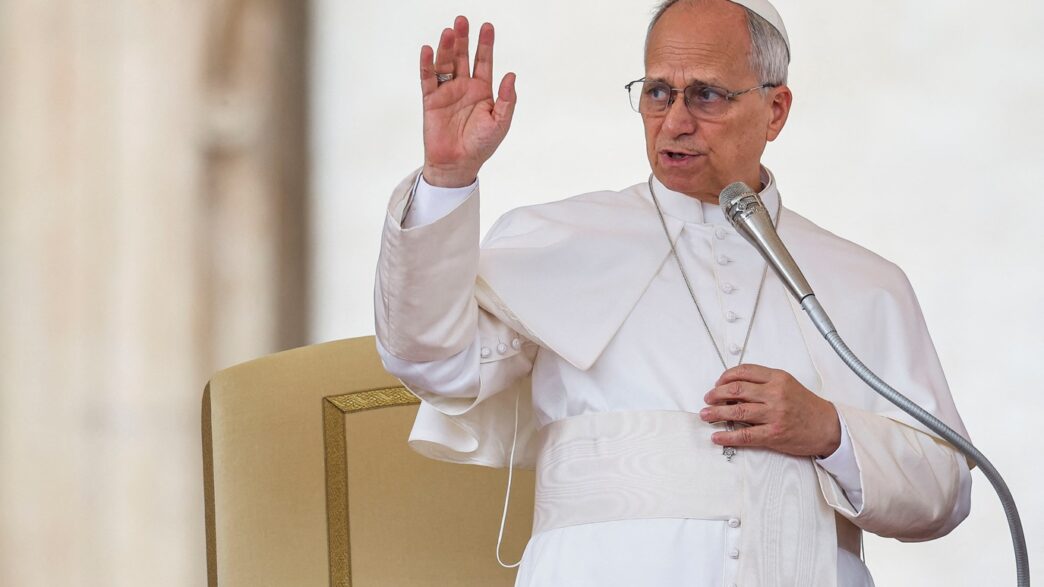 Papa Leão durante compromissos oficiais em sua turnê pelo continente africano.