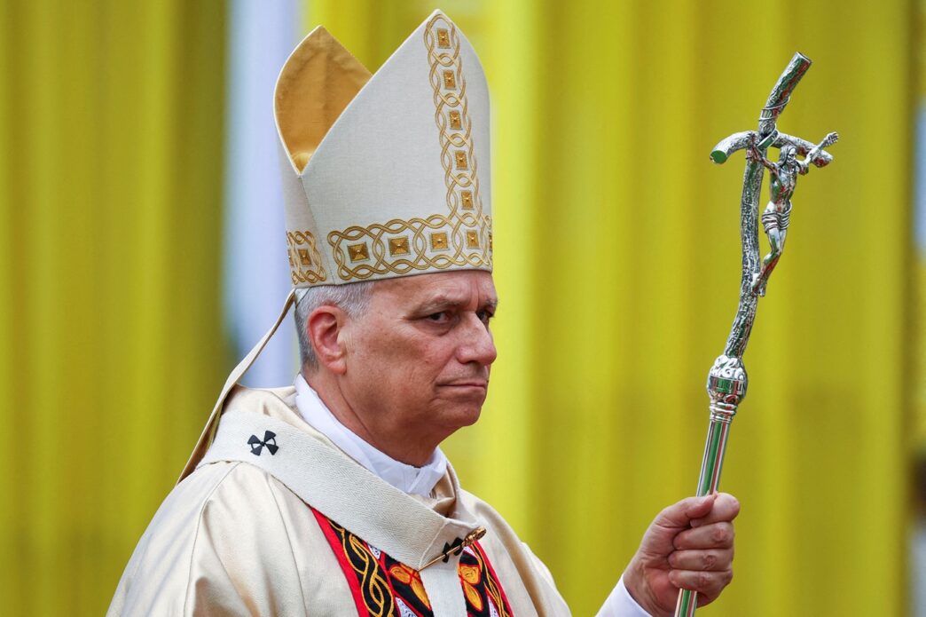 Papa Leão XIV durante celebração religiosa em Luanda, Angola.