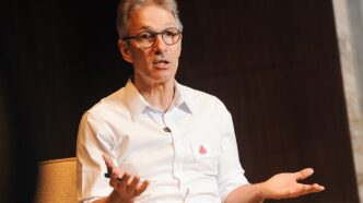 Romeu Zema em evento público de pré-campanha