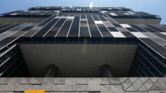 Refinaria da Petrobras em operação sob monitoramento de mercado.