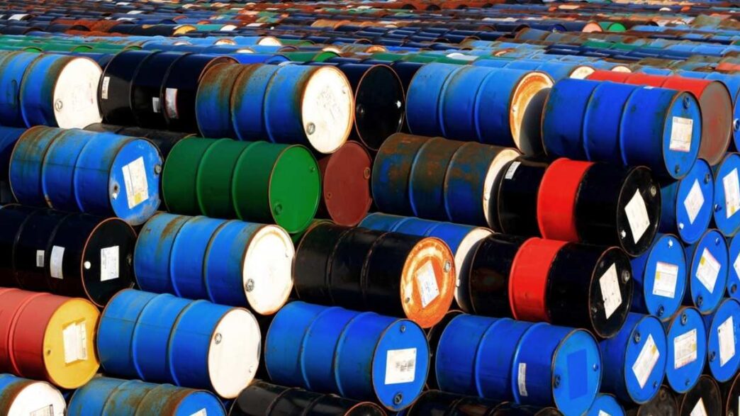 Representação gráfica das tensões entre Irã e Estados Unidos no mercado de petróleo.
