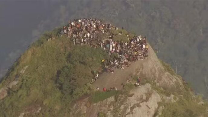 Policiais em operação de segurança pública no Rio de Janeiro.