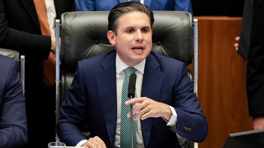 Presidente da Câmara defende derrubada de veto ao PL da Dosimetria em contexto de Política Econômica
