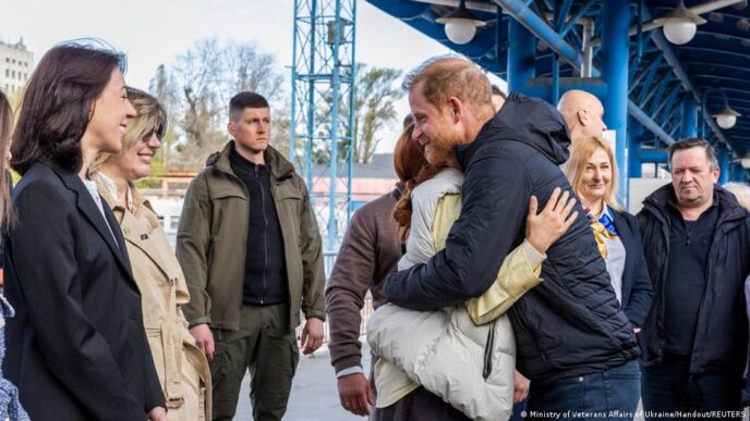 Príncipe Harry em visita oficial a Kiev para discutir segurança e apoio humanitário.