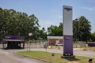 Fachada da sede da Raízen, empresa do setor de energia.