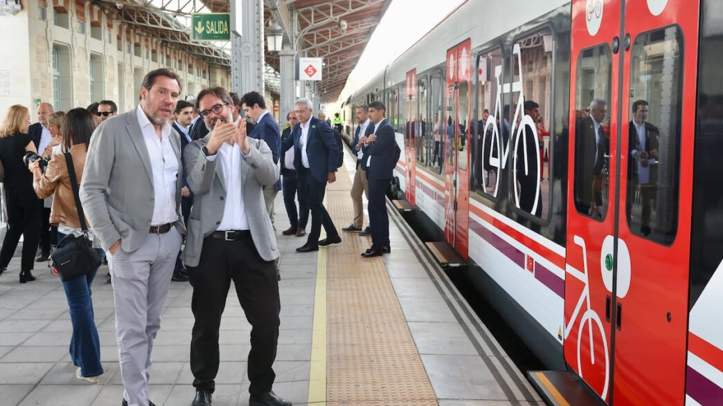 Trens de alta velocidade da Renfe em operação na Espanha.
