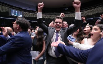 Senado aprova indicação de Odair Cunha para o Tribunal de Contas da União em contexto de Política Econômica