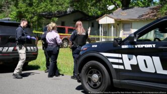 Cena do crime isolada pela polícia em Shreveport após tiroteio.