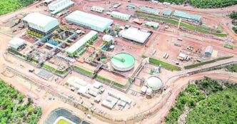 Instalações da mineradora Serra Verde em Goiás, referência na produção de terras raras.