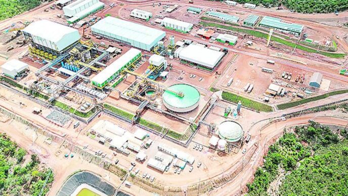 Instalações da mineradora Serra Verde em Goiás, referência na produção de terras raras.