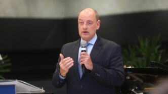 Zanin mantém Ricardo Couto como governador interino do Rio em contexto de Política Econômica