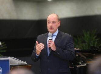 Zanin mantém Ricardo Couto como governador interino do Rio em contexto de Política Econômica